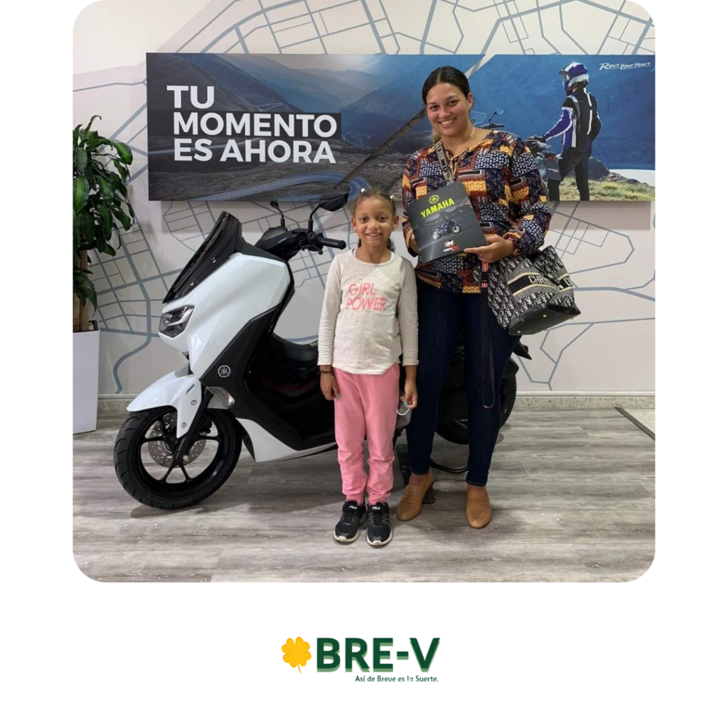 Felicidades a Sandra por su nueva moto y por la confianza depositada en nosotros. Tú tambien puedes vivir la experiencia.